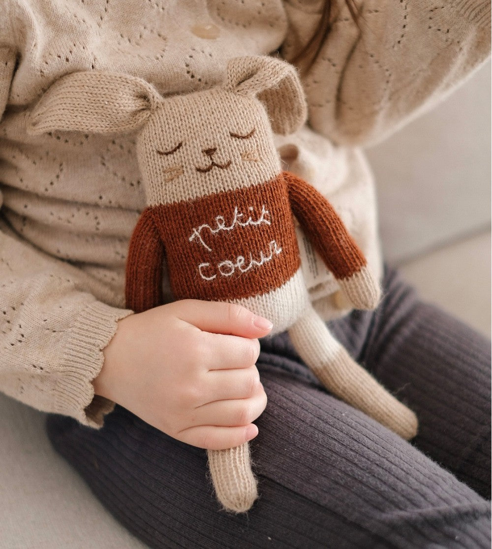 Bunny knit toy - petit coeur  - main sauvage