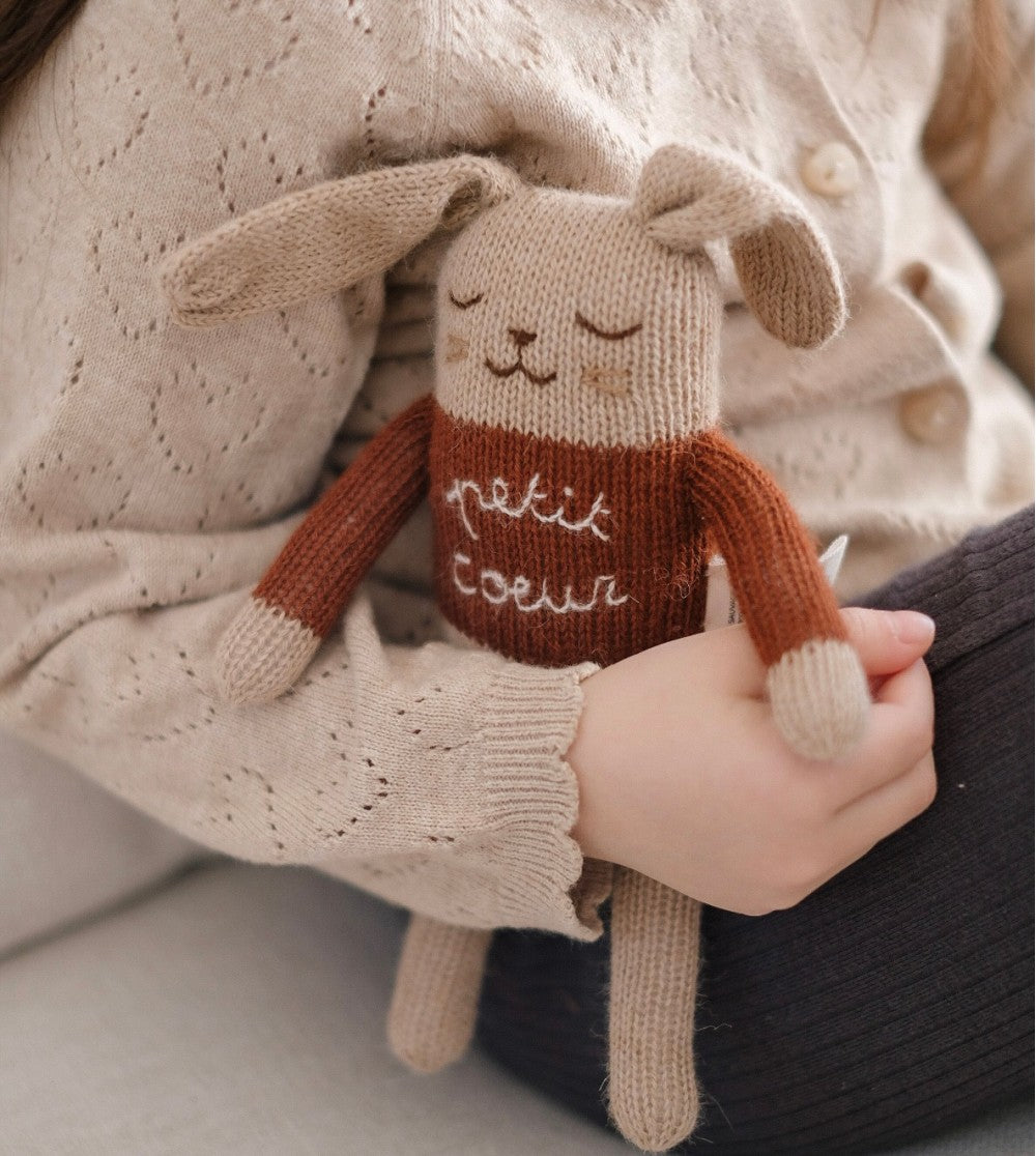 Bunny knit toy - petit coeur  - main sauvage