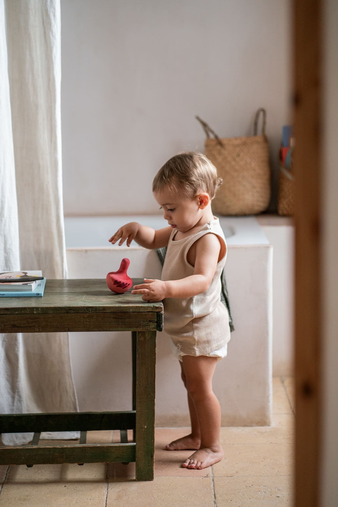 Chill pink bird by Grapat